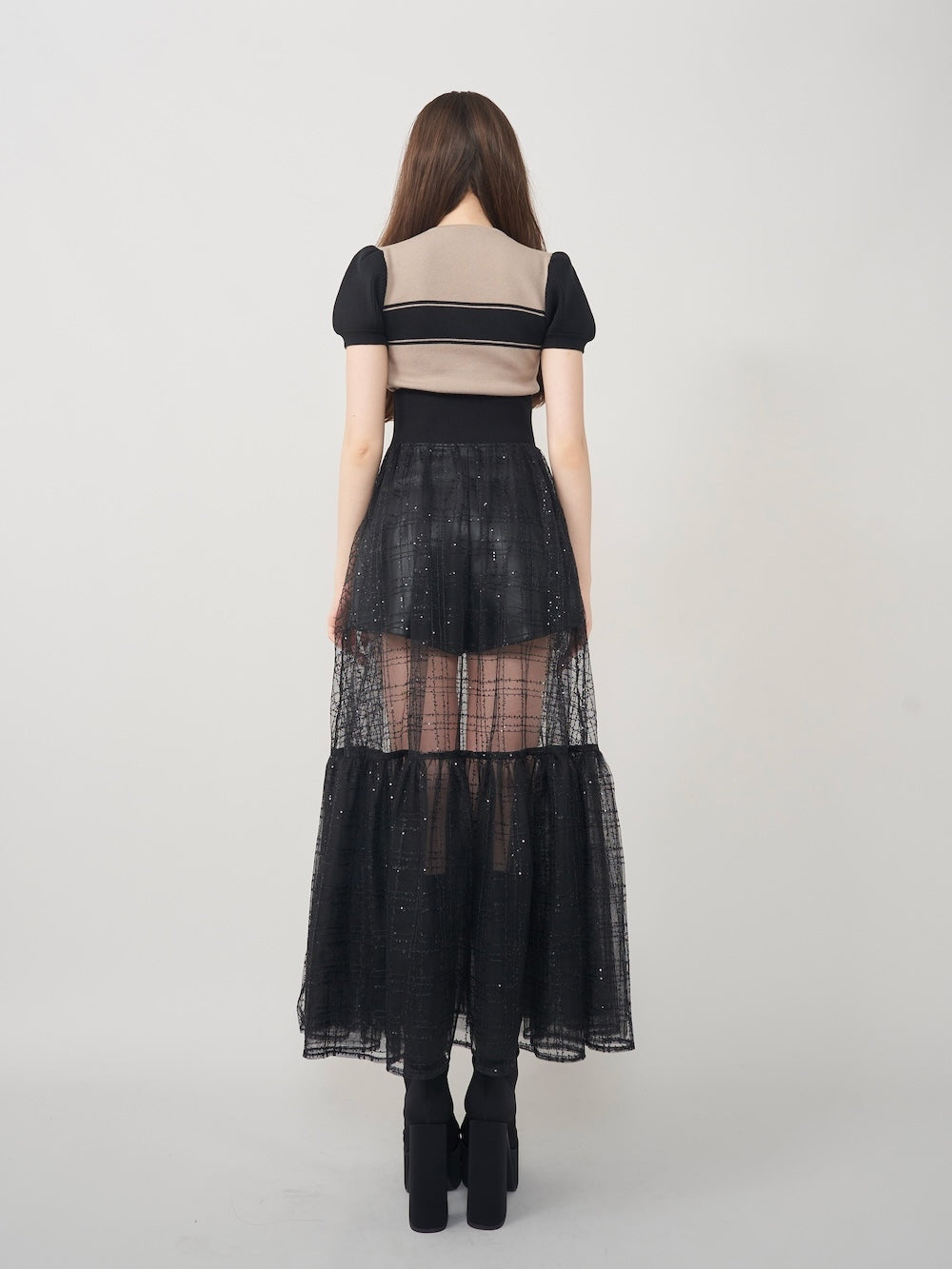 モデル:165cm(着用サイズ:FREE 着用カラー:BLK)