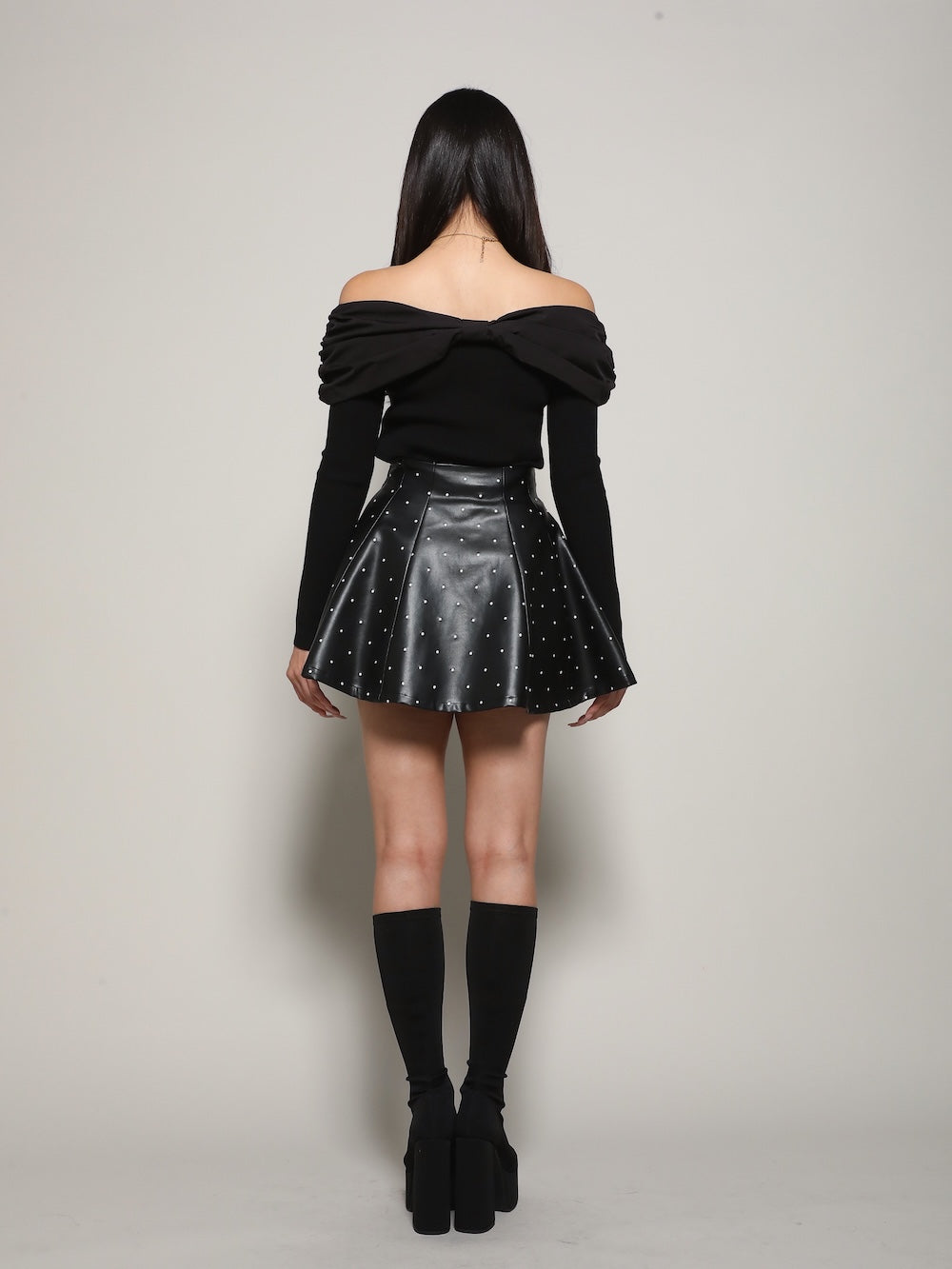 モデル:163cm(着用サイズ:S 着用カラー:BLK)