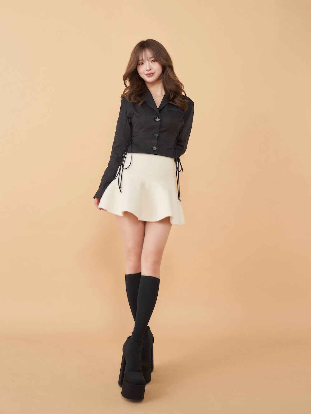 モデル:158cm(着用サイズ:FREE 着用カラー:BLK)