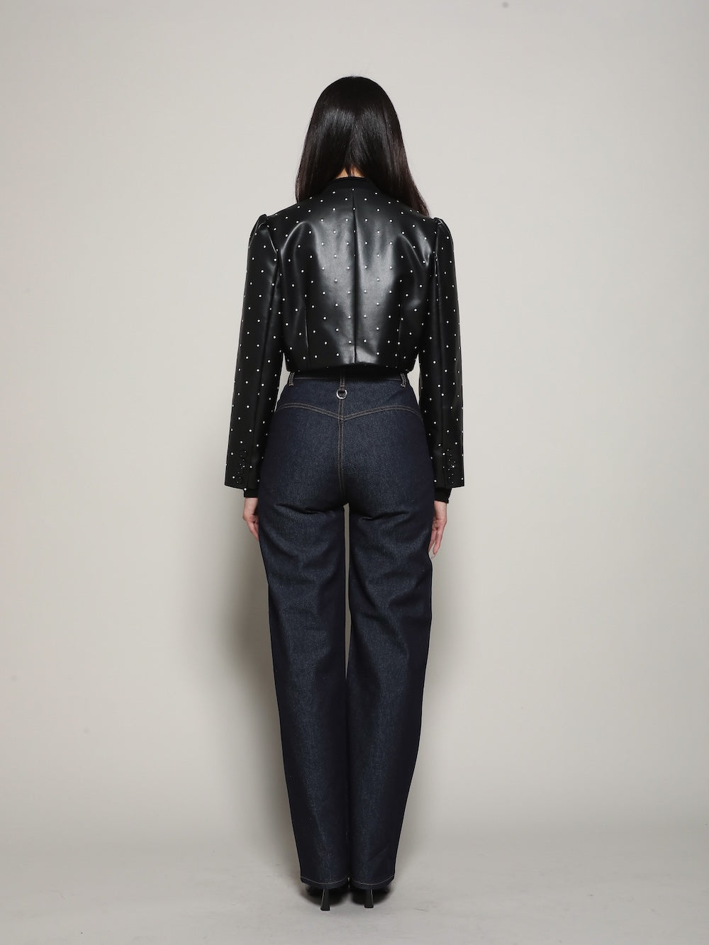 モデル:163cm(着用サイズ:FREE 着用カラー:BLK)