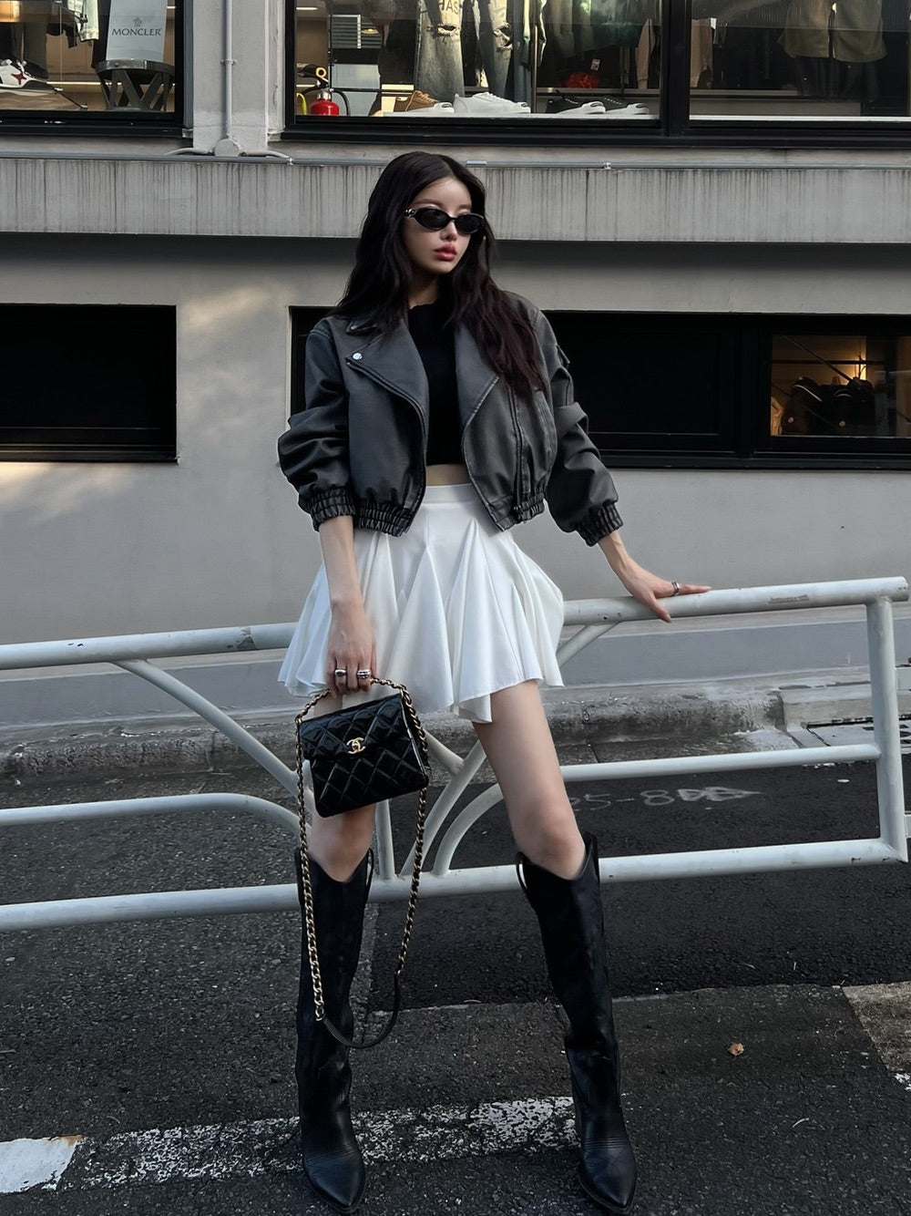 モデル:160cm(着用サイズ:FREE 着用カラー:BLK)