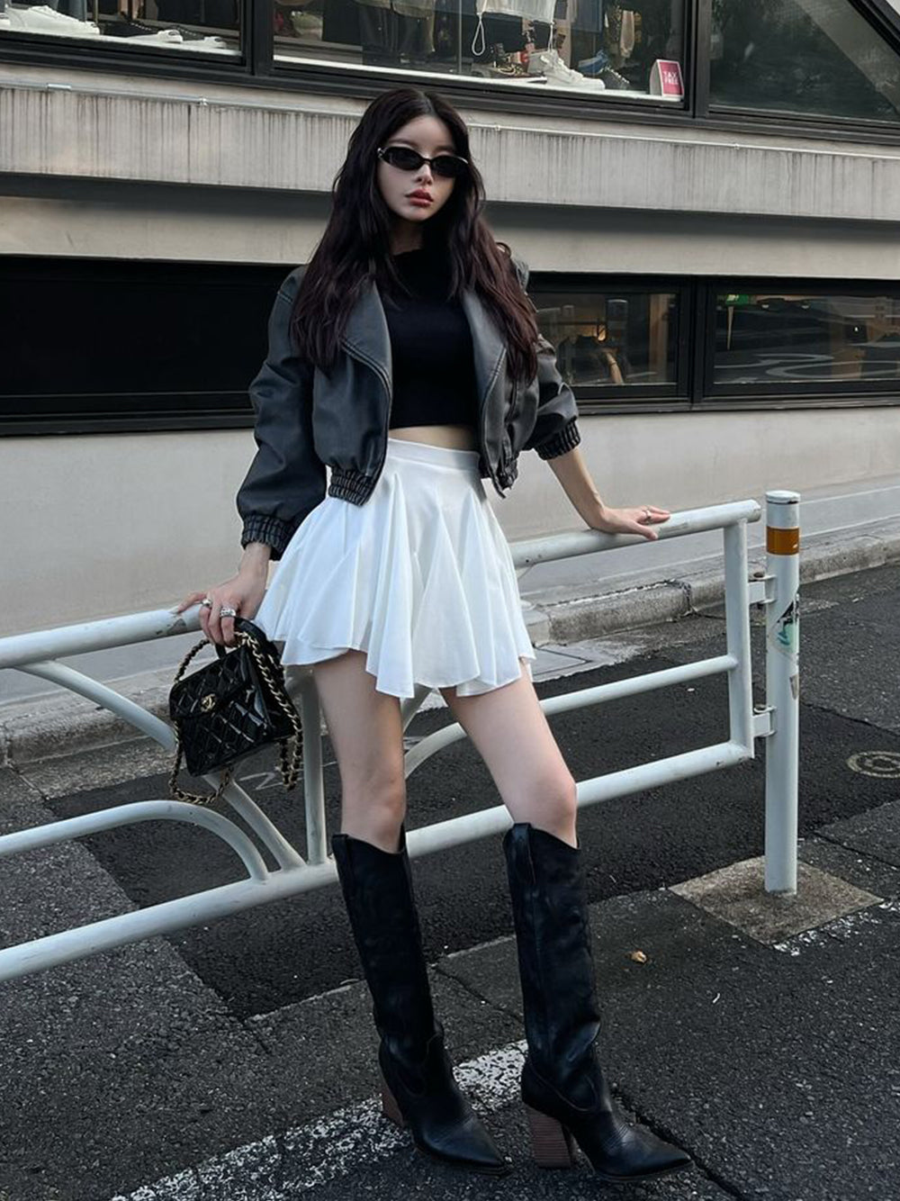 モデル:160cm(着用サイズ:FREE 着用カラー:BLK)