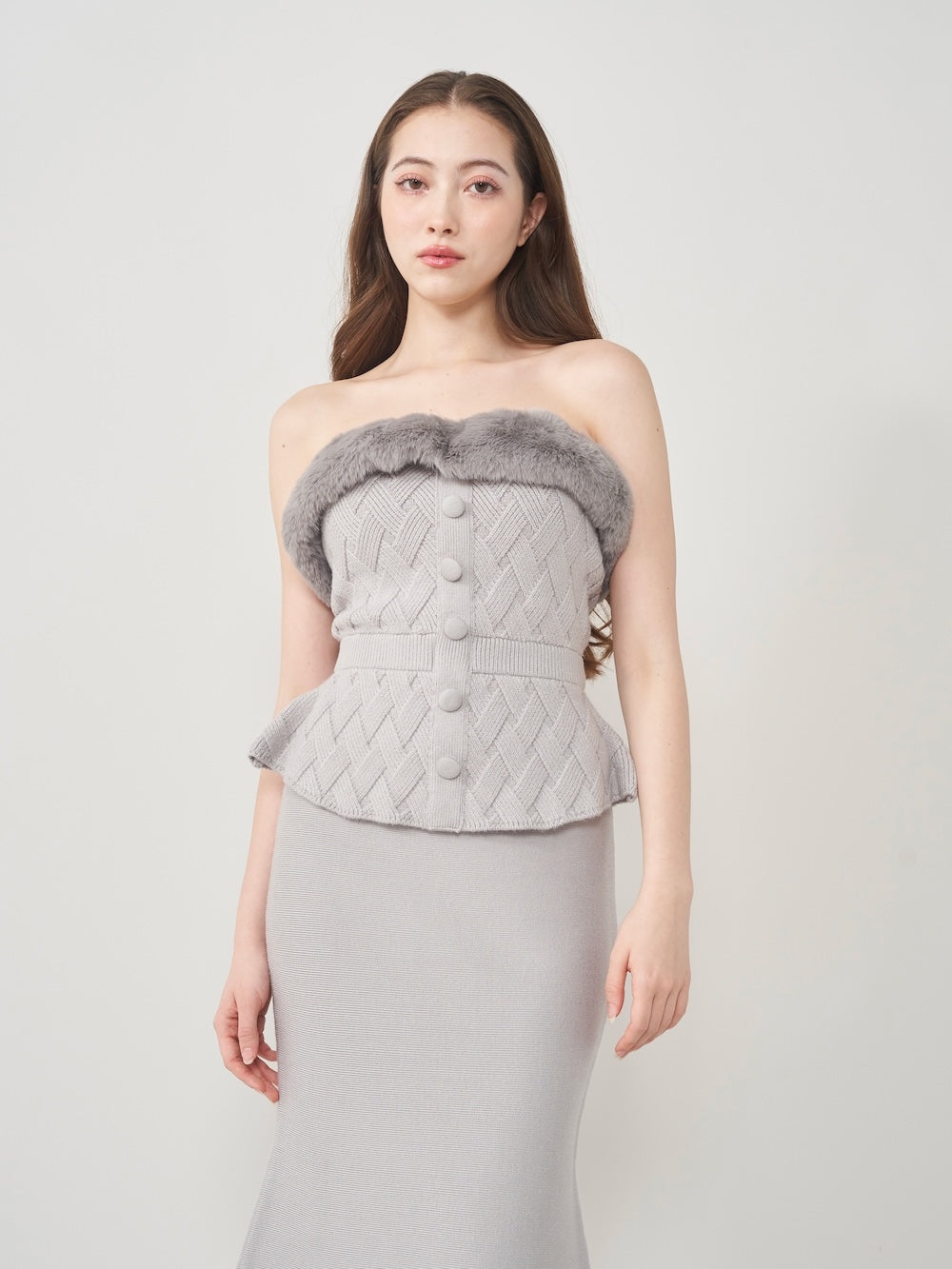 モデル:165cm(着用サイズ:FREE 着用カラー:GRY)