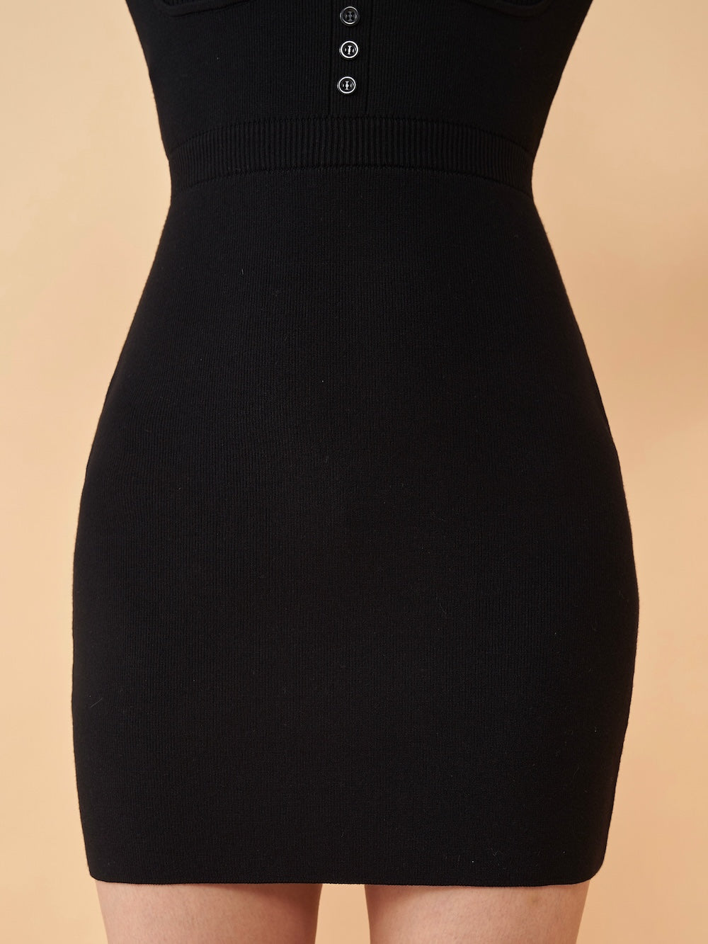 モデル:163cm(着用サイズ:FREE 着用カラー:BLK)