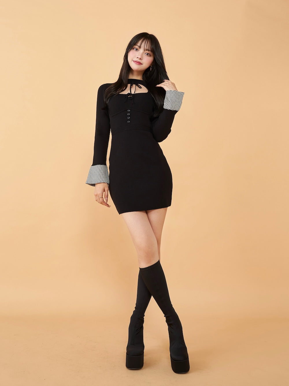 モデル:163cm(着用サイズ:FREE 着用カラー:BLK)