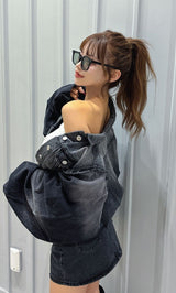 モデル:158cm(着用サイズ:FREE 着用カラー:BLK)