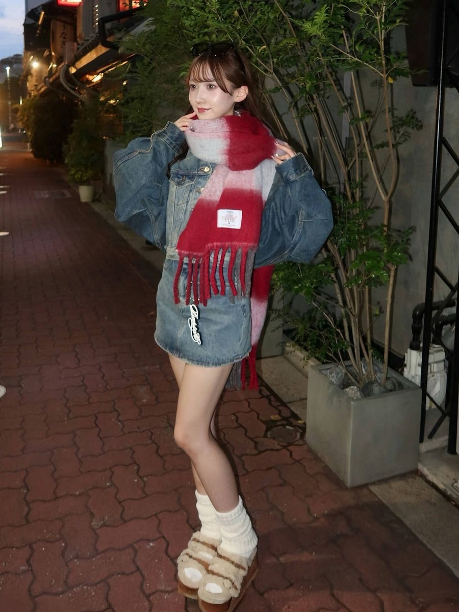 モデル:160cm(着用サイズ:FREE 着用カラー:BLU)