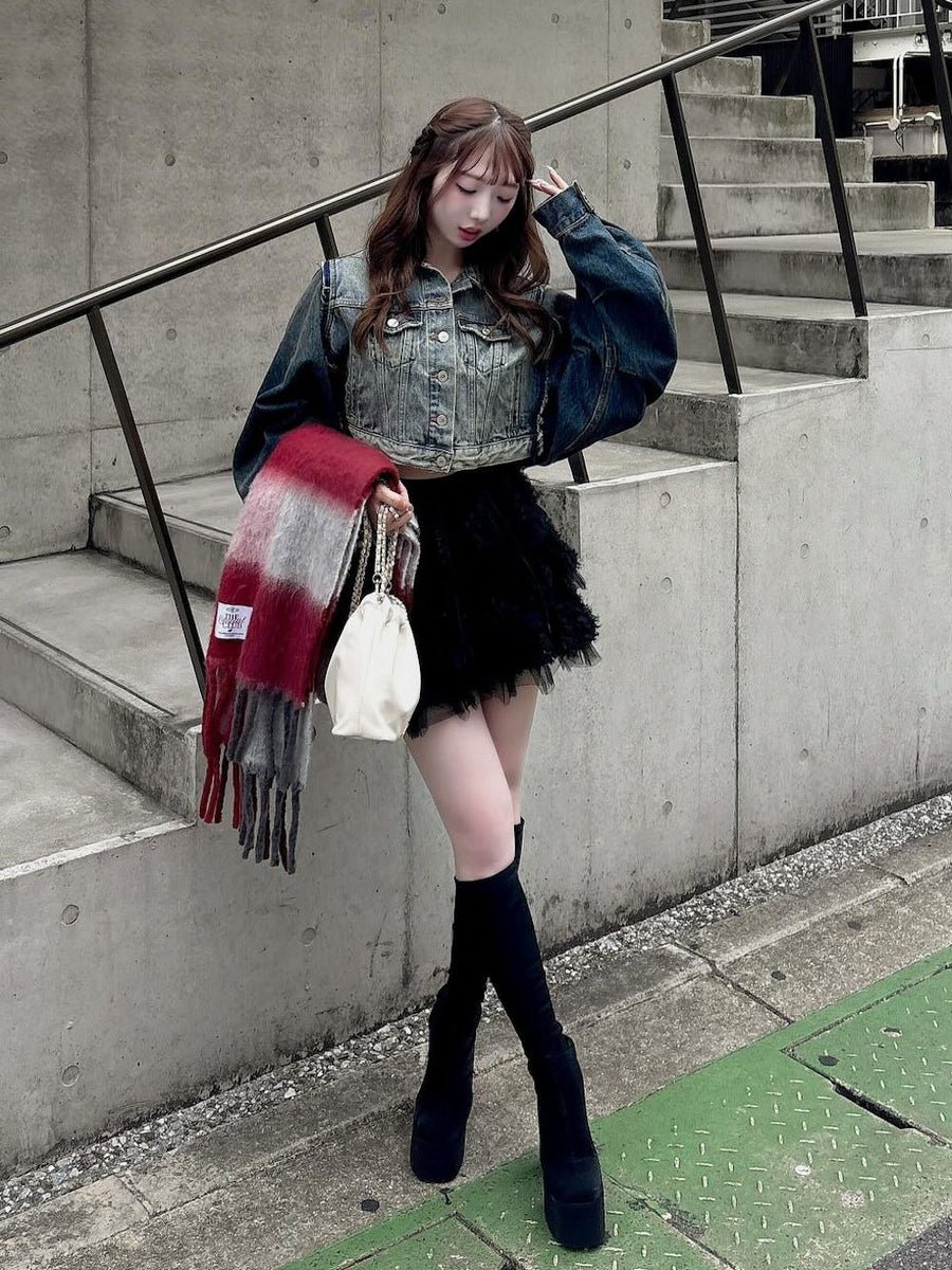 モデル:160cm(着用サイズ:FREE 着用カラー:BLU)