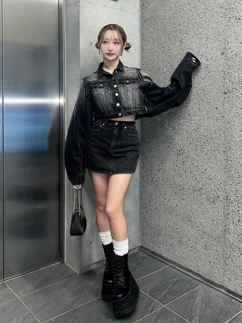 モデル:155cm(着用サイズ:FREE 着用カラー:BLK)