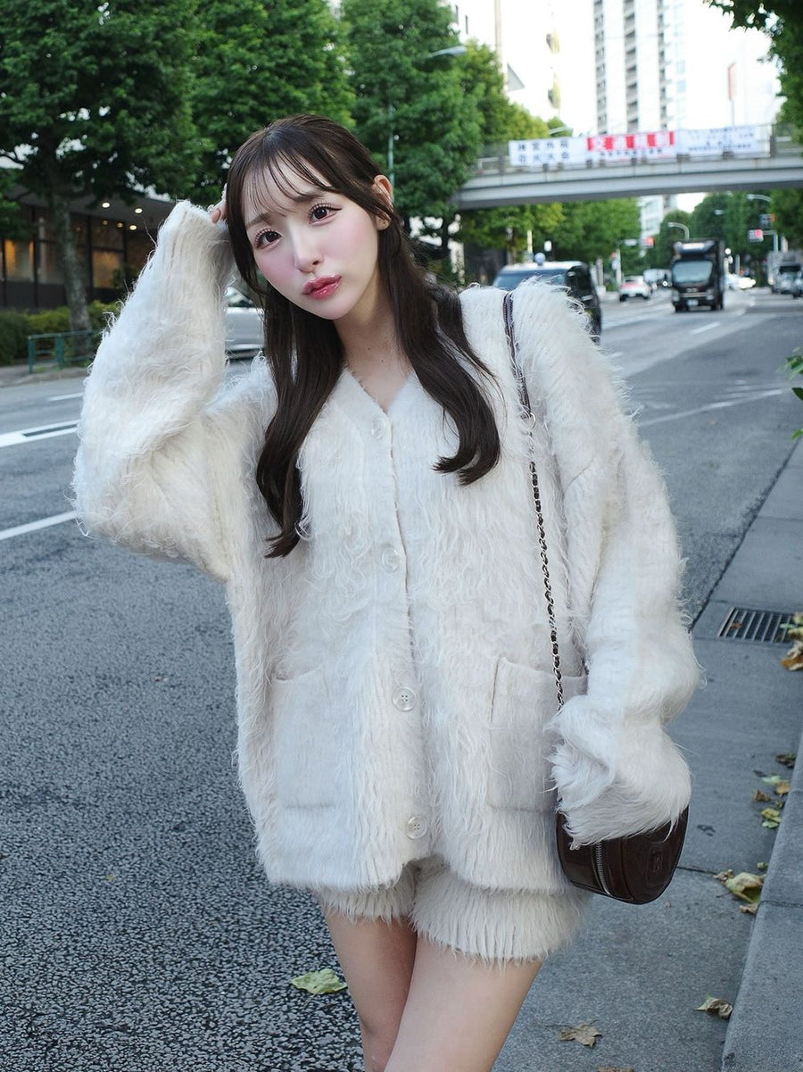 モデル:156cm(着用サイズ:FREE 着用カラー:IVO)