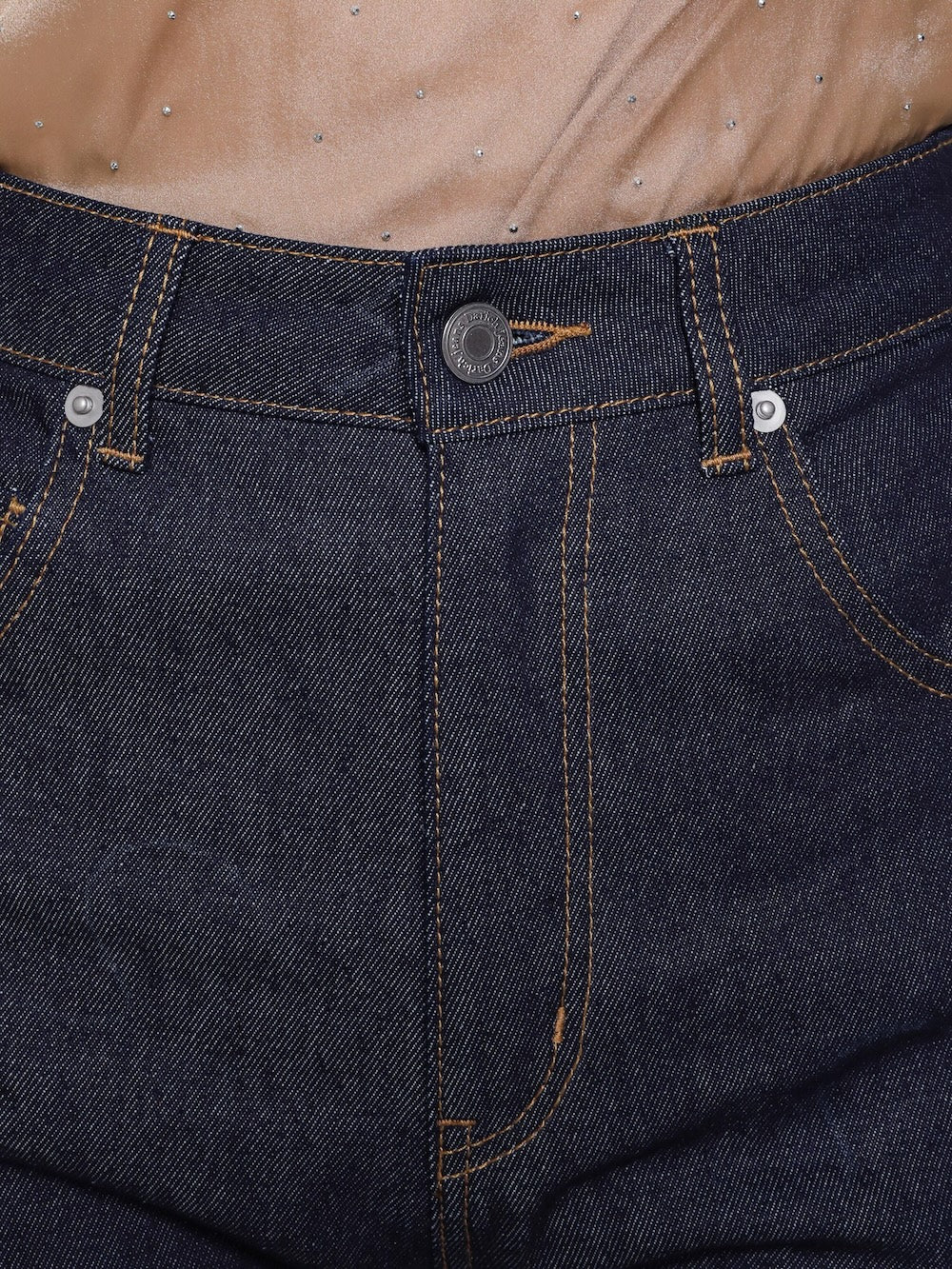 モデル:163cm(着用サイズ:S 着用カラー:IND)