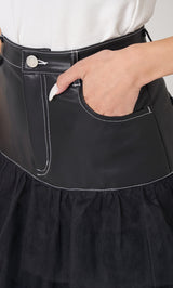 モデル:163cm(着用サイズ:S 着用カラー:BLK)