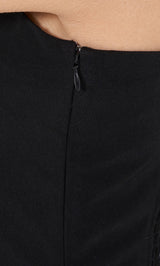 モデル:163cm(着用サイズ:FREE 着用カラー:BLK)
