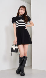 モデル:163cm(着用サイズ:FREE 着用カラー:BLK)