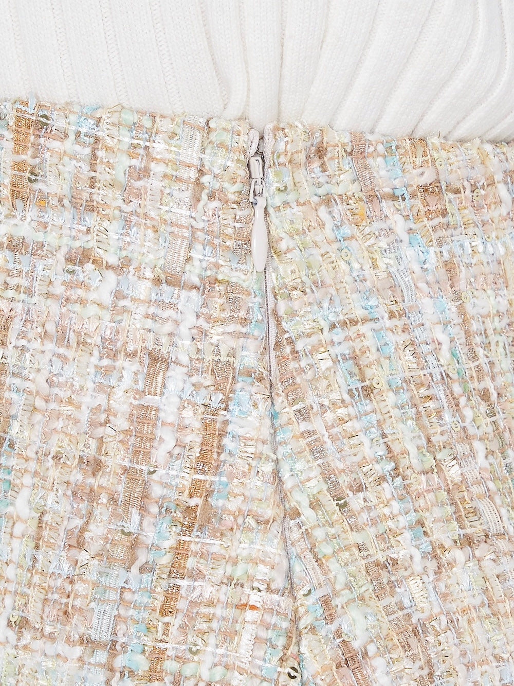 モデル:158cm(着用サイズ:S 着用カラー:IVO)