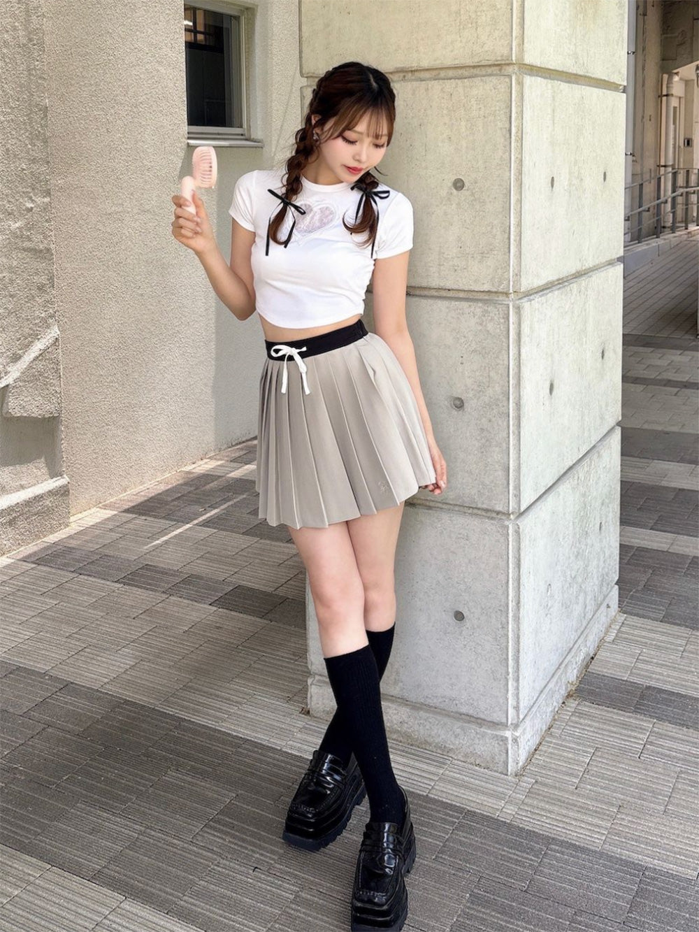 モデル:166cm(着用サイズ:FREE 着用カラー:GRY)