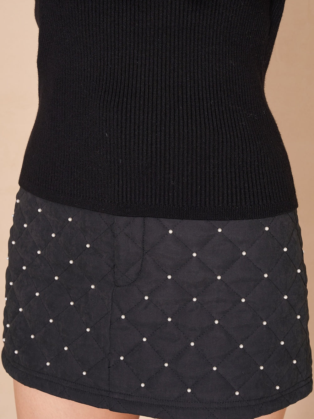 モデル:163cm(着用サイズ:FREE 着用カラー:BLK)