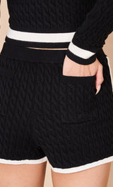 モデル:163cm(着用サイズ:FREE 着用カラー:BLK)