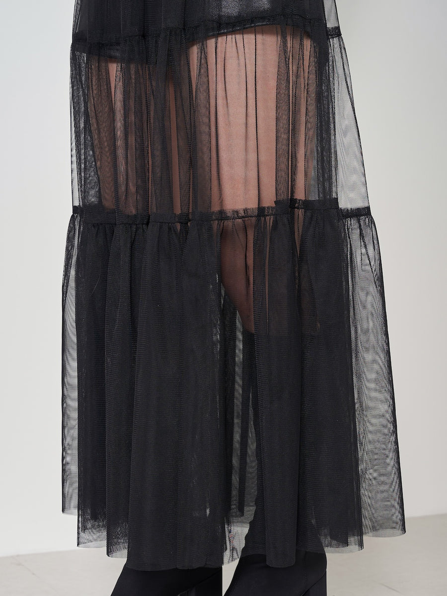 モデル:158cm(着用サイズ:FREE 着用カラー:BLK)