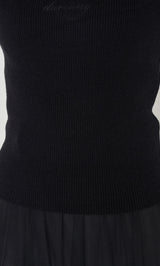 モデル:158cm(着用サイズ:FREE 着用カラー:BLK)