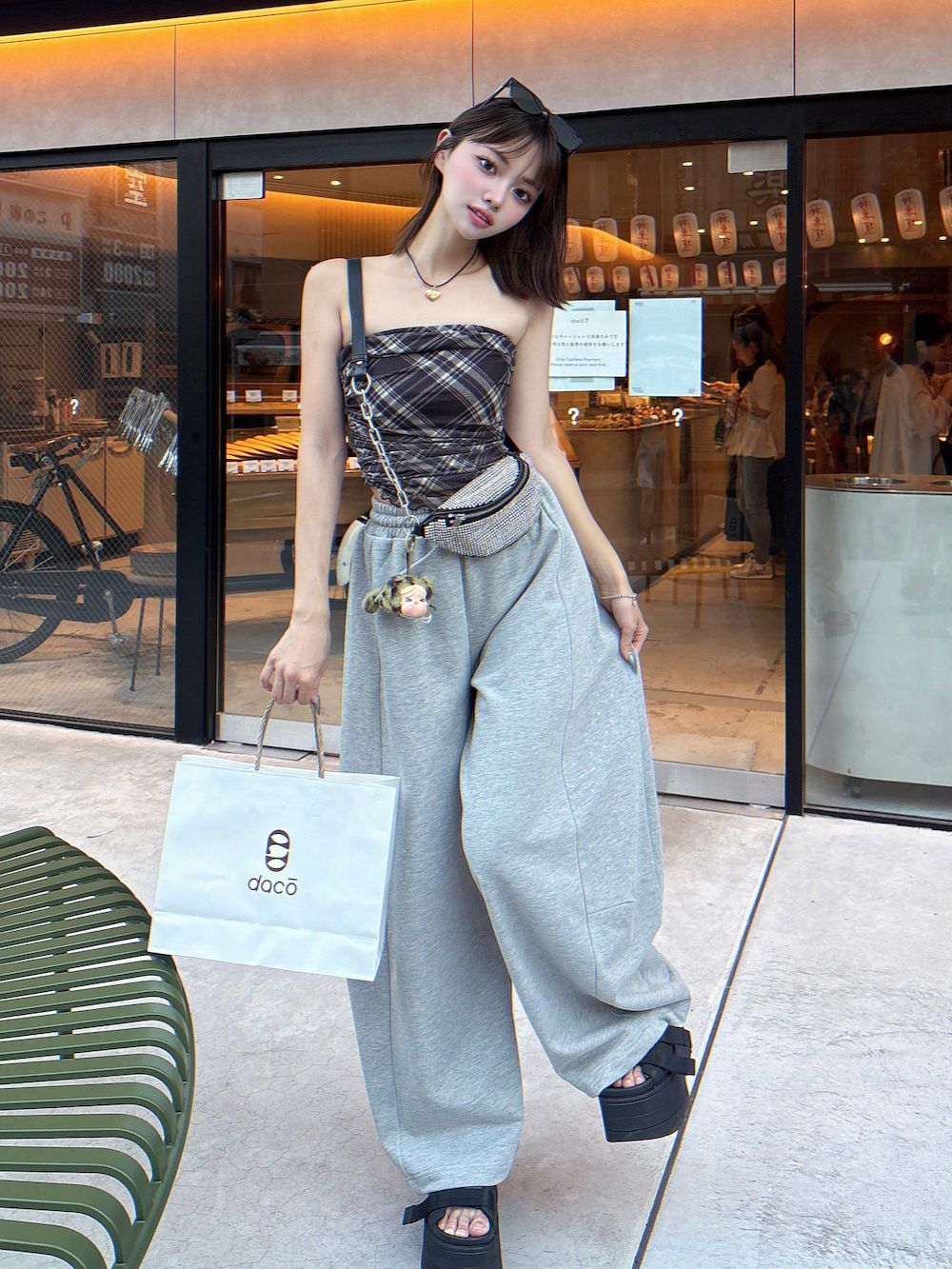 モデル:163cm(着用サイズ:FREE 着用カラー:GRY)