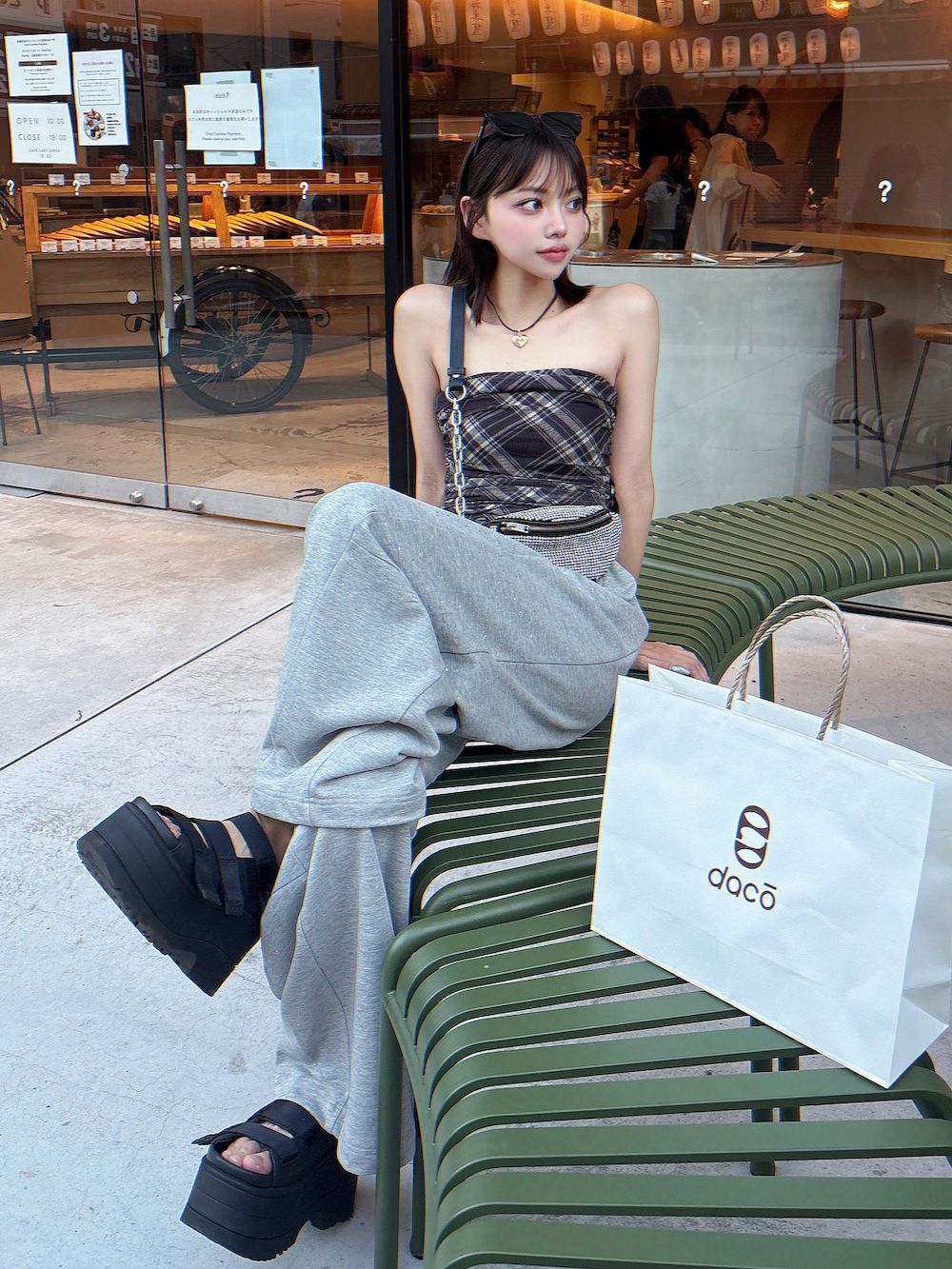 モデル:163cm(着用サイズ:FREE 着用カラー:GRY)