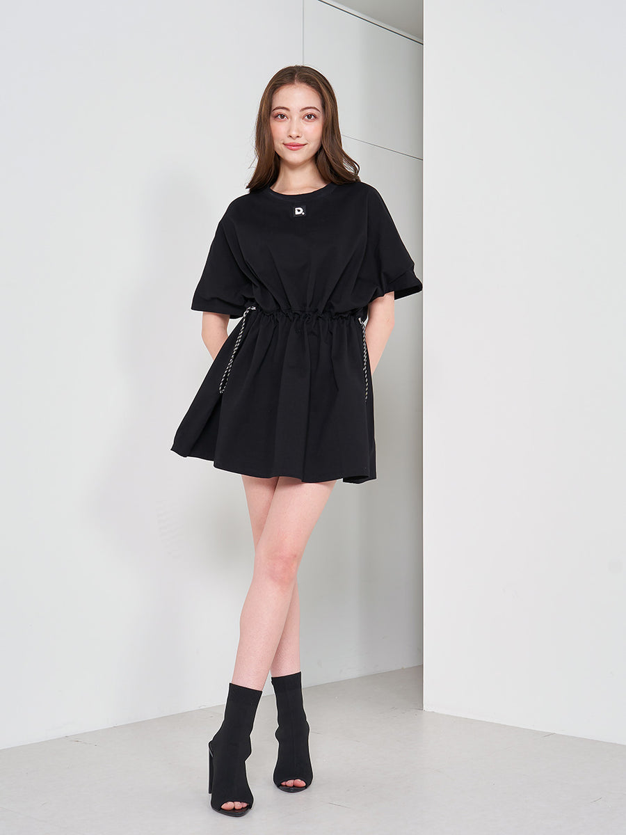 モデル:165cm(着用サイズ:FREE 着用カラー:BLK)