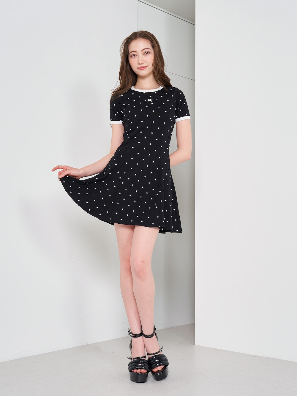 モデル:165cm(着用サイズ:FREE 着用カラー:DOT)