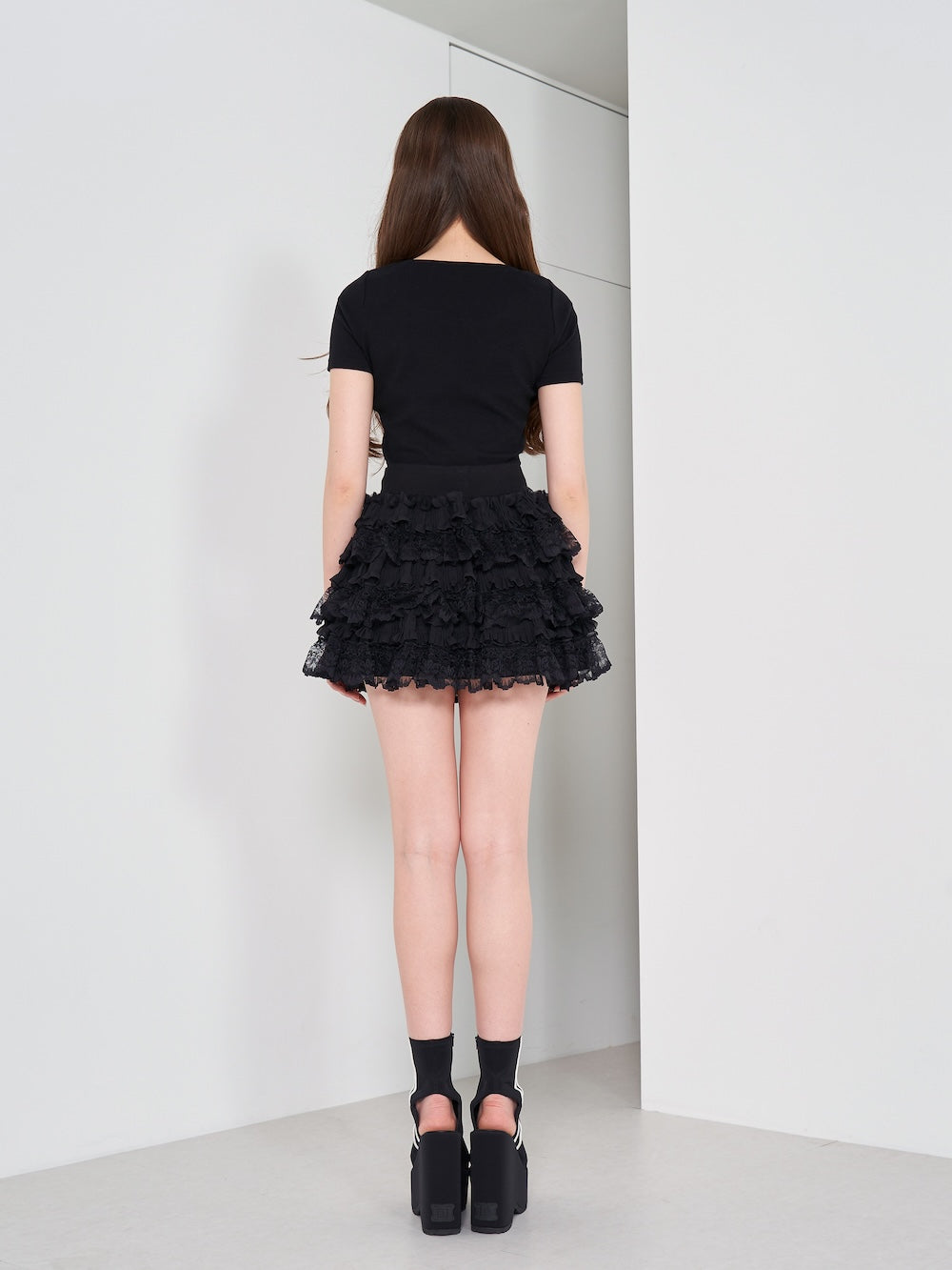 モデル:165cm(着用サイズ:FREE 着用カラー:BLK)