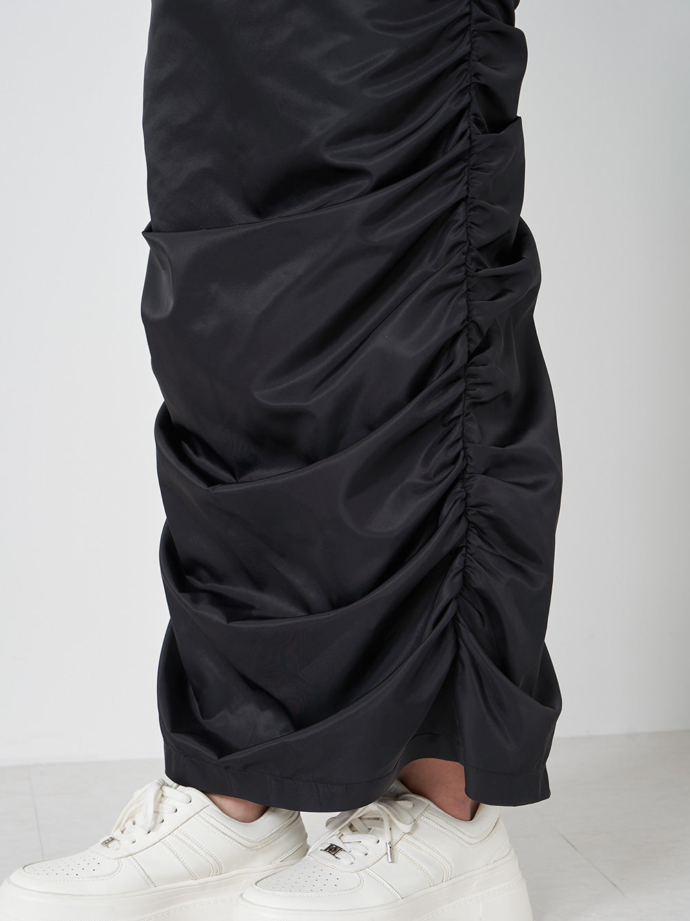 モデル:163cm(着用サイズ:FREE 着用カラー:BLK)