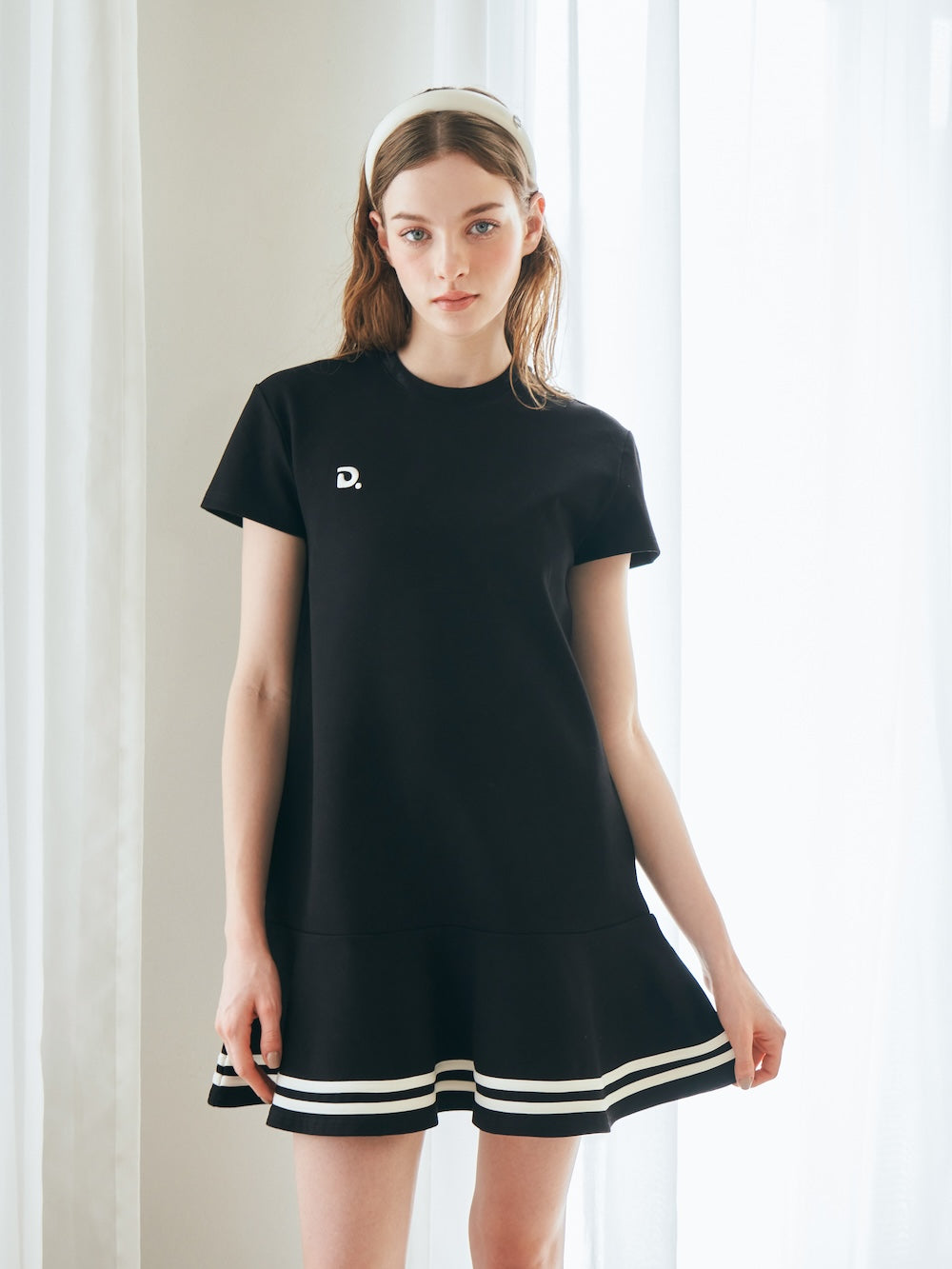 モデル:170cm(着用サイズ:FREE 着用カラー:BLK)