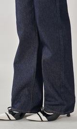 モデル:155cm(着用サイズ:S 着用カラー:IND)