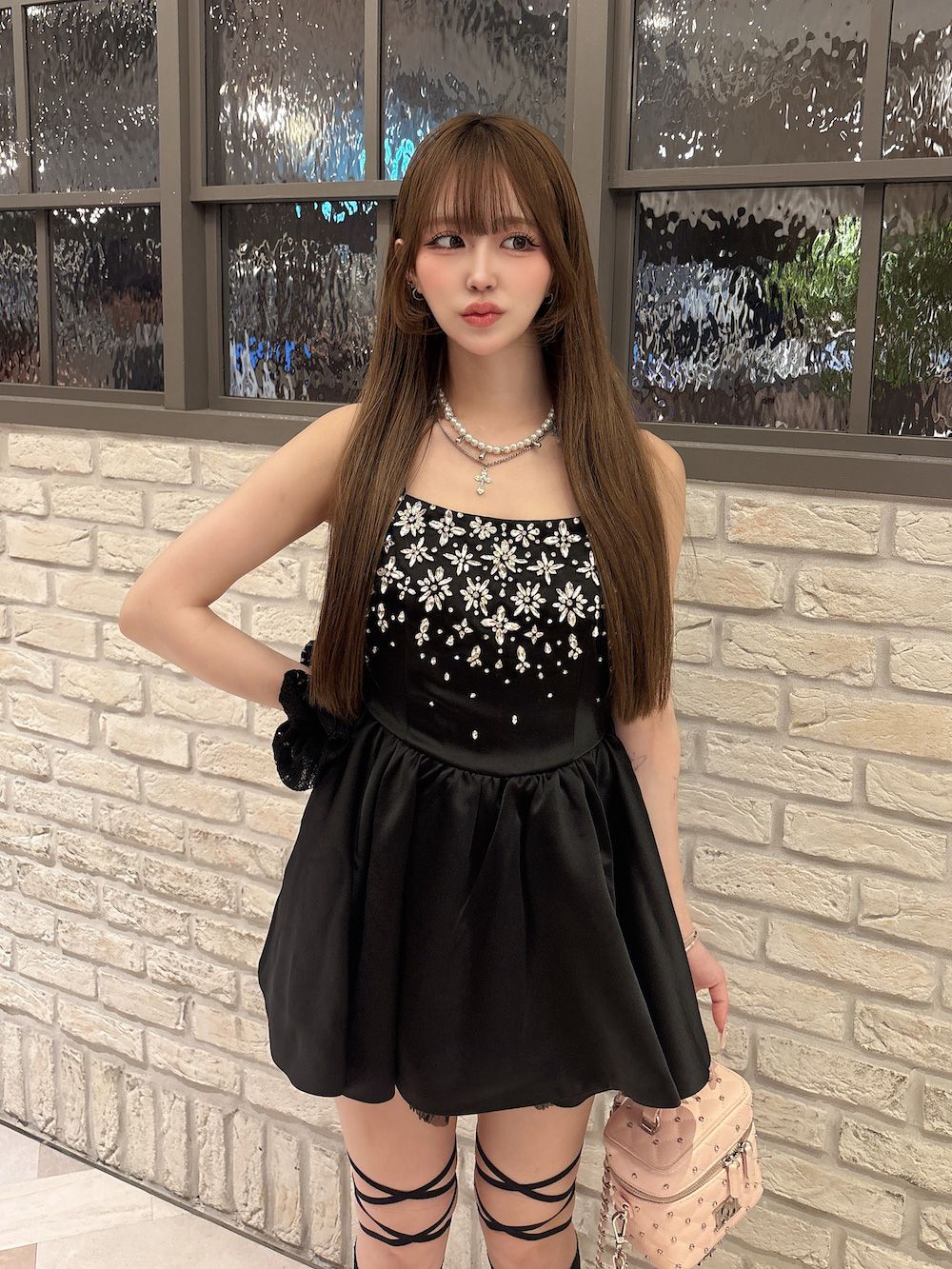 モデル:157cm(着用サイズ:FREE 着用カラー:BLK)