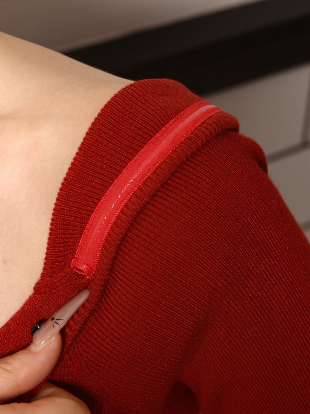 モデル:163cm(着用サイズ:FREE 着用カラー:RED)