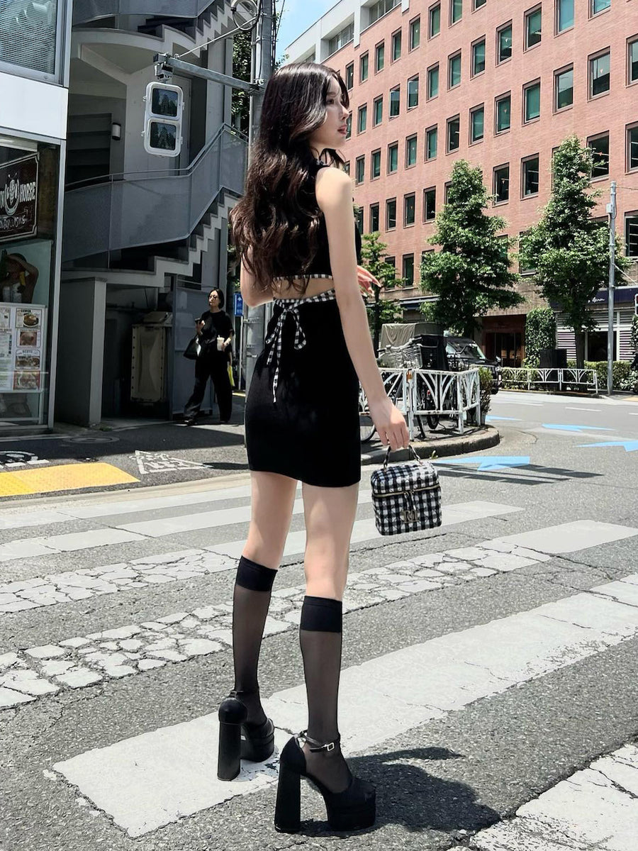 モデル:160cm(着用サイズ:FREE 着用カラー:BLK)