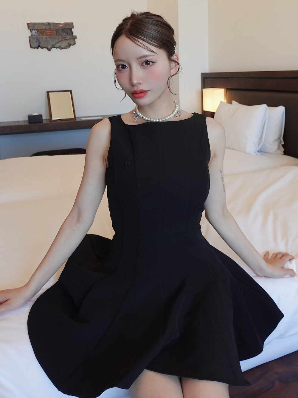モデル:156cm(着用サイズ:FREE 着用カラー:BLK)