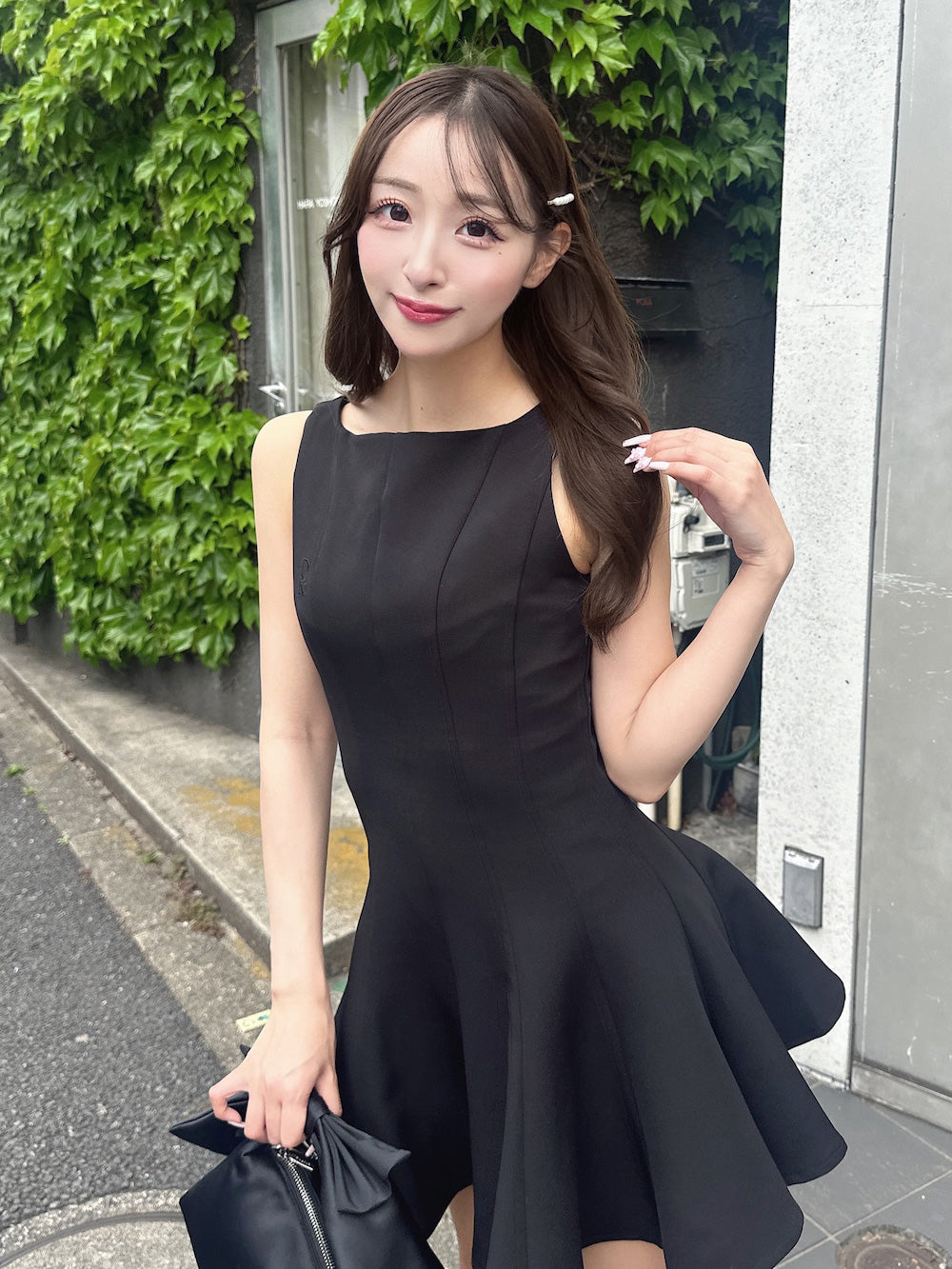 モデル:156cm(着用サイズ:FREE 着用カラー:BLK)
