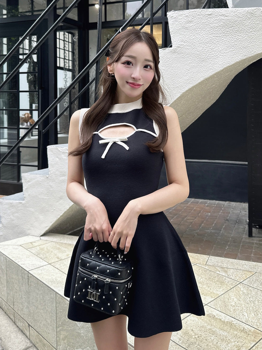 モデル:156cm(着用サイズ:FREE 着用カラー:BLK)