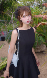 モデル:163cm(着用サイズ:FREE 着用カラー:BLK)