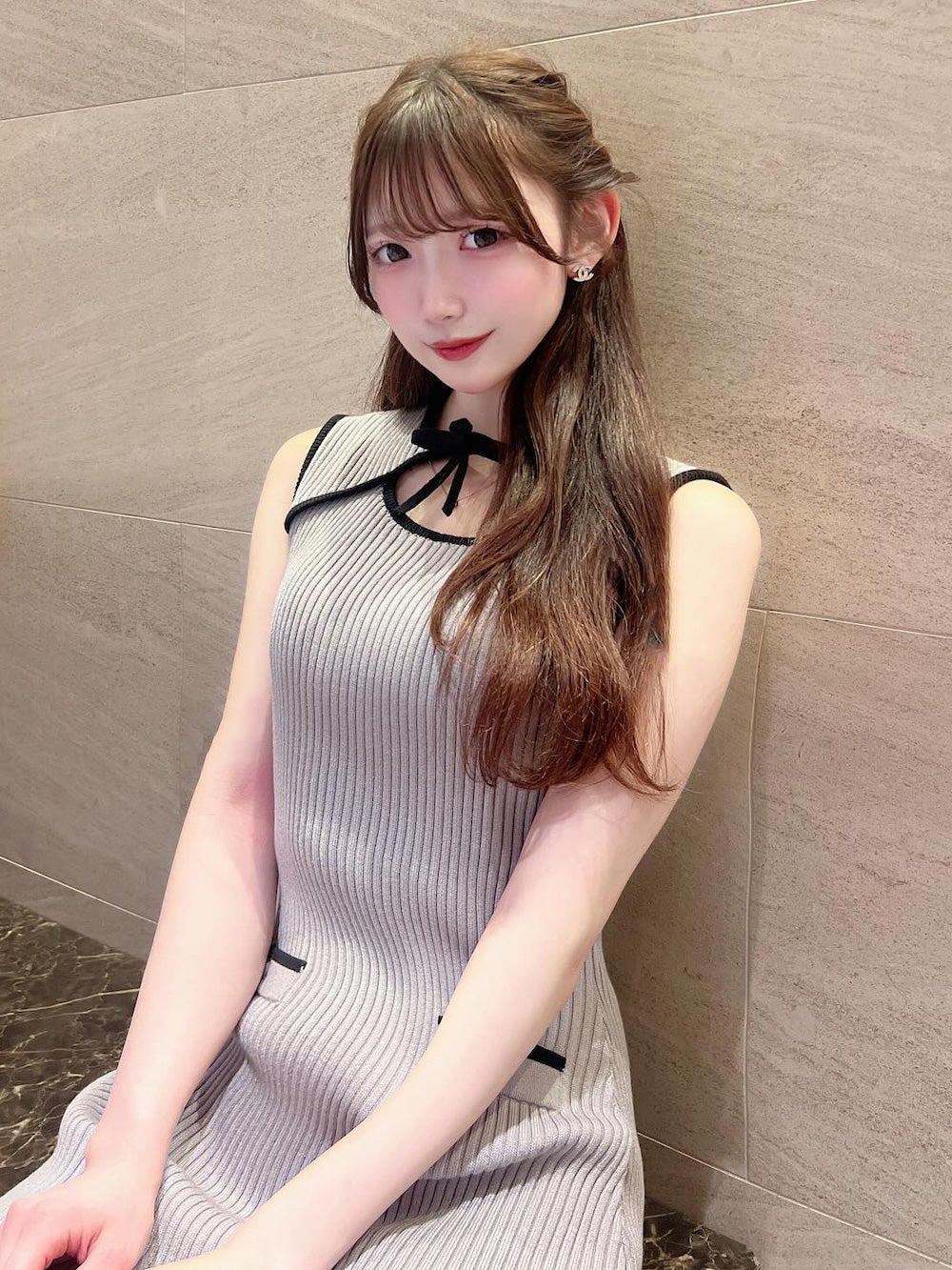 モデル:158cm(着用サイズ:FREE 着用カラー:GRY)