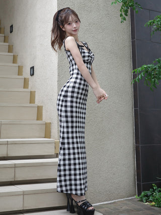 モデル:158cm(着用サイズ:FREE 着用カラー:BLK)