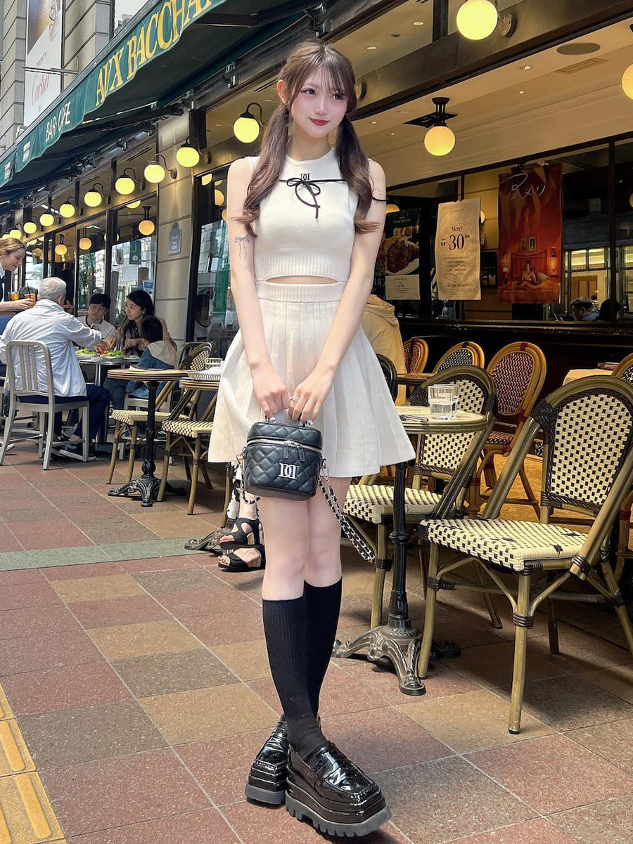 モデル:158cm(着用サイズ:FREE 着用カラー:IVO)