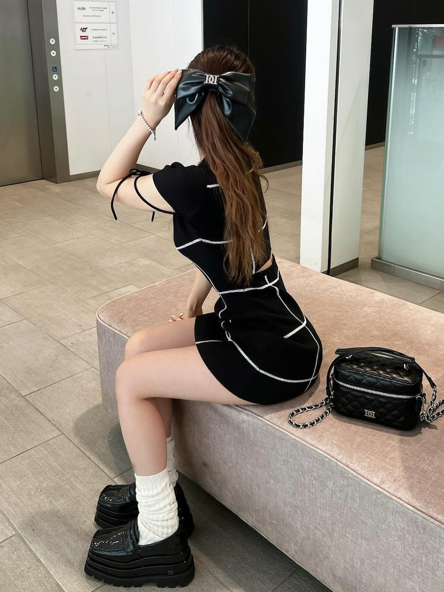 モデル:158cm(着用サイズ:FREE 着用カラー:BLK)