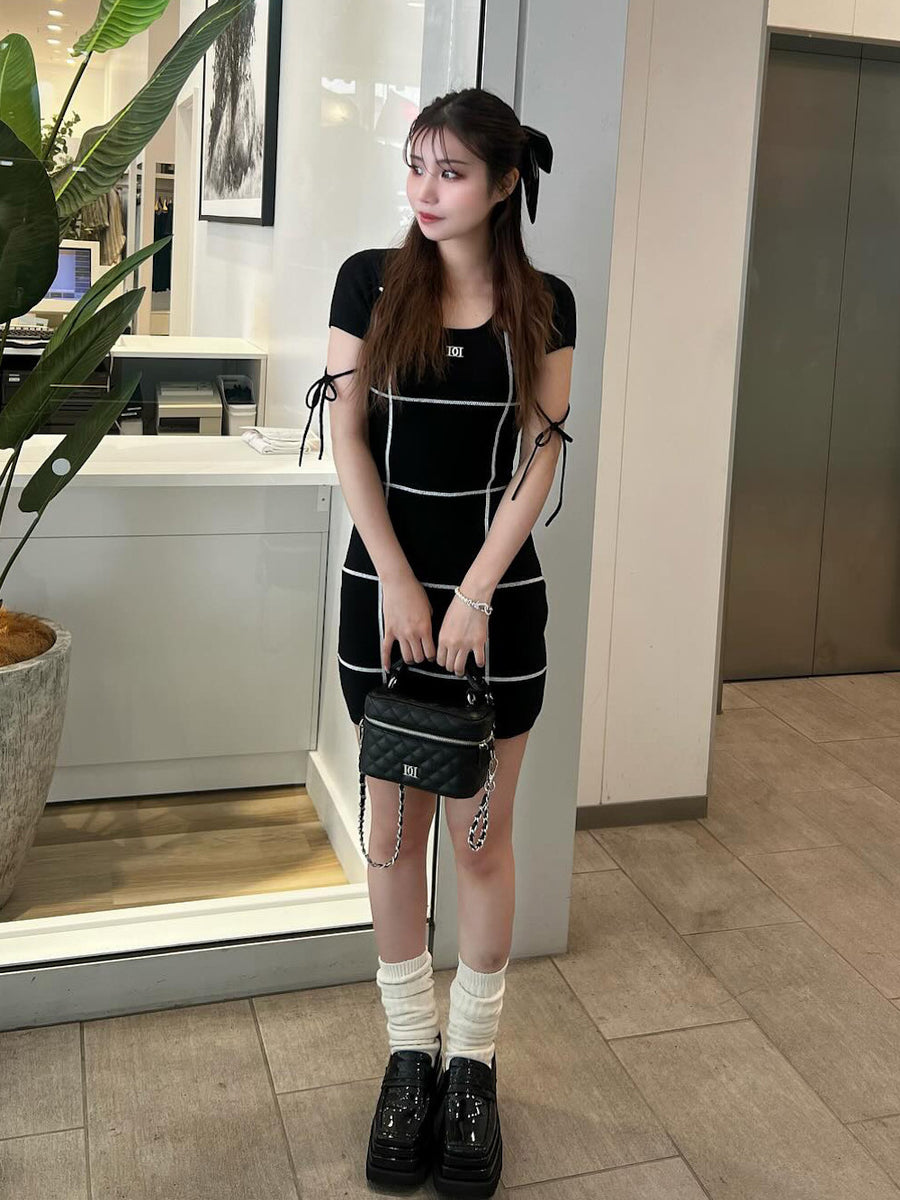 モデル:158cm(着用サイズ:FREE 着用カラー:BLK)