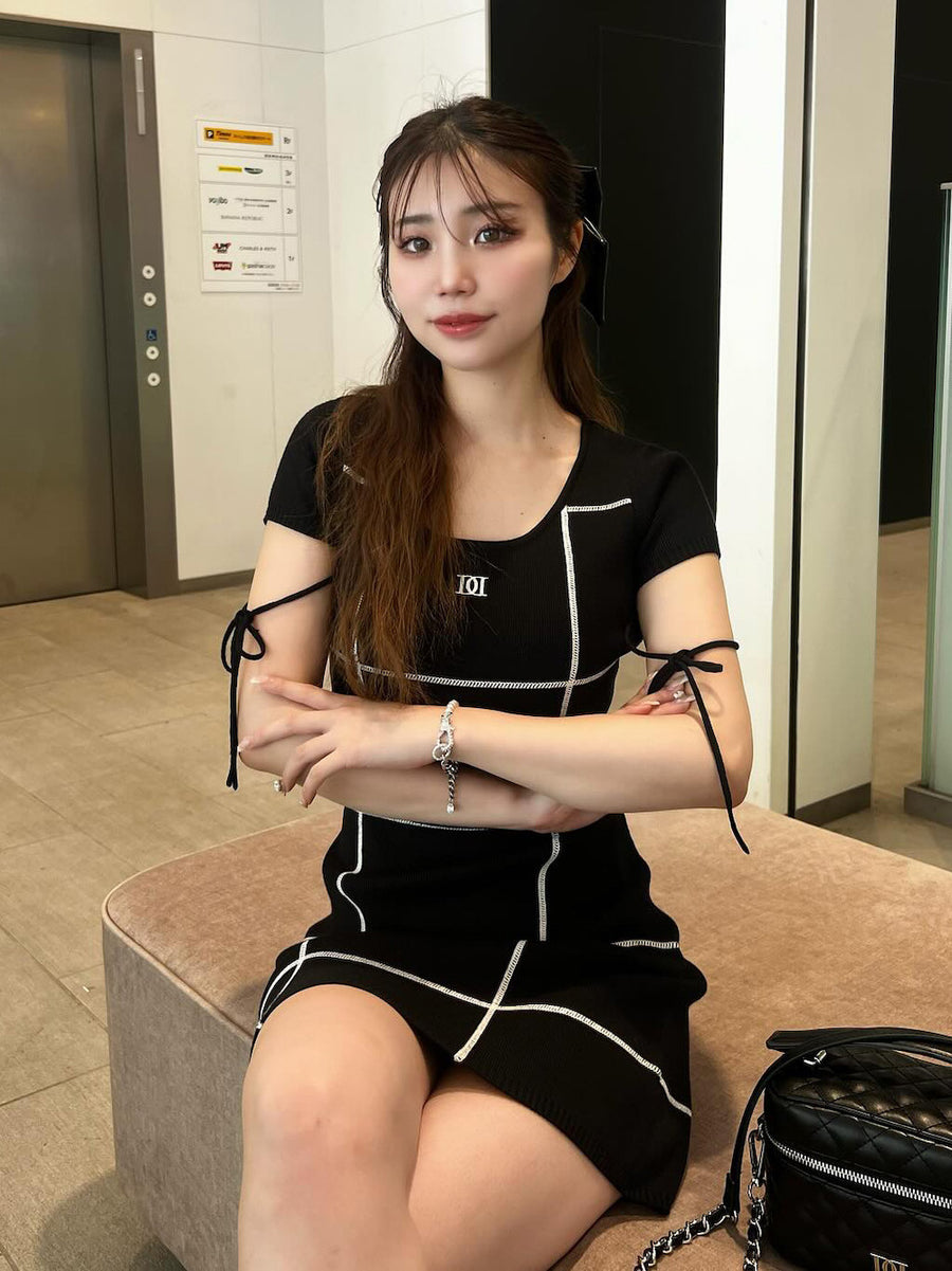 モデル:158cm(着用サイズ:FREE 着用カラー:BLK)