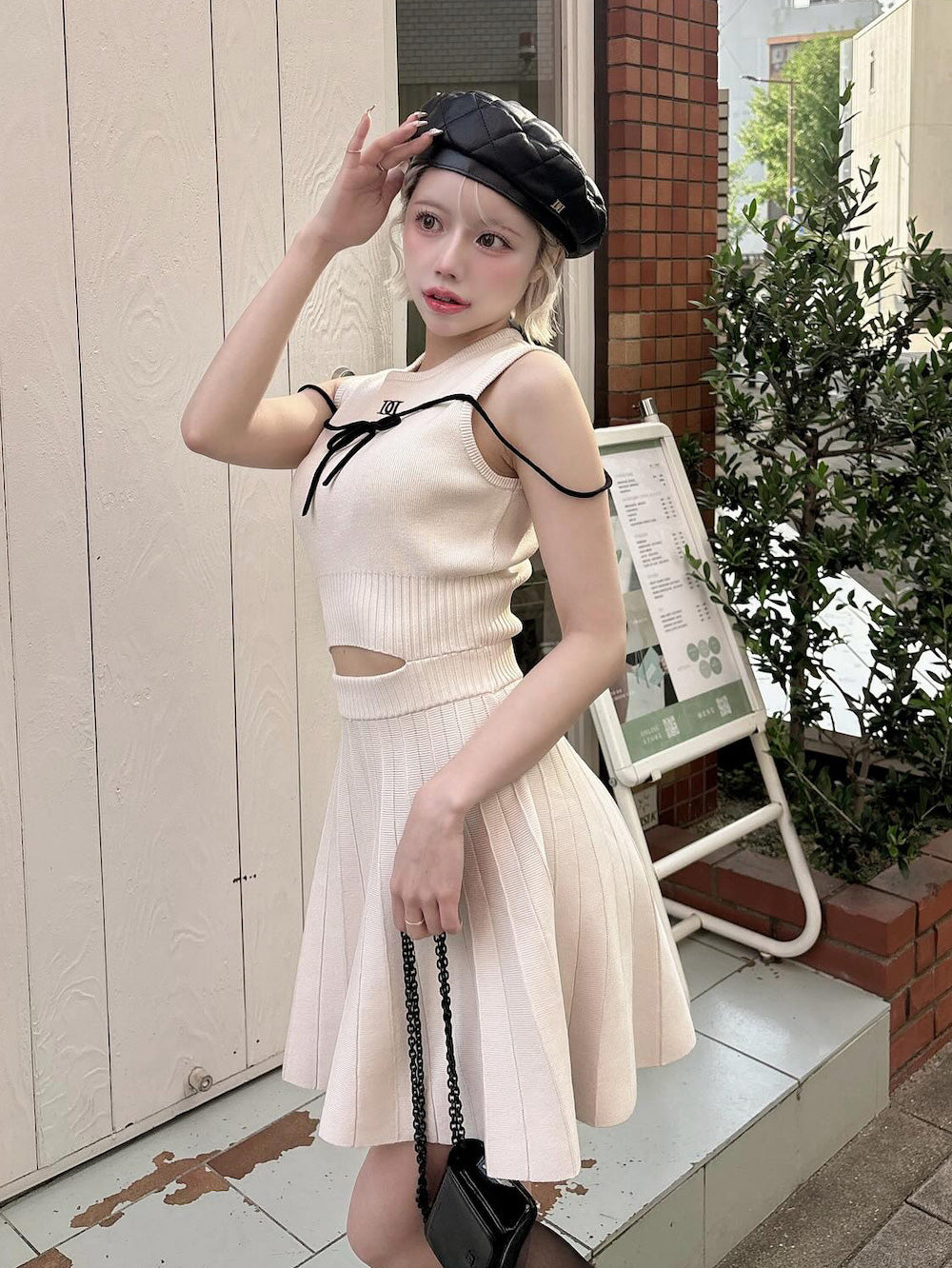 モデル:155cm(着用サイズ:FREE 着用カラー:IVO)