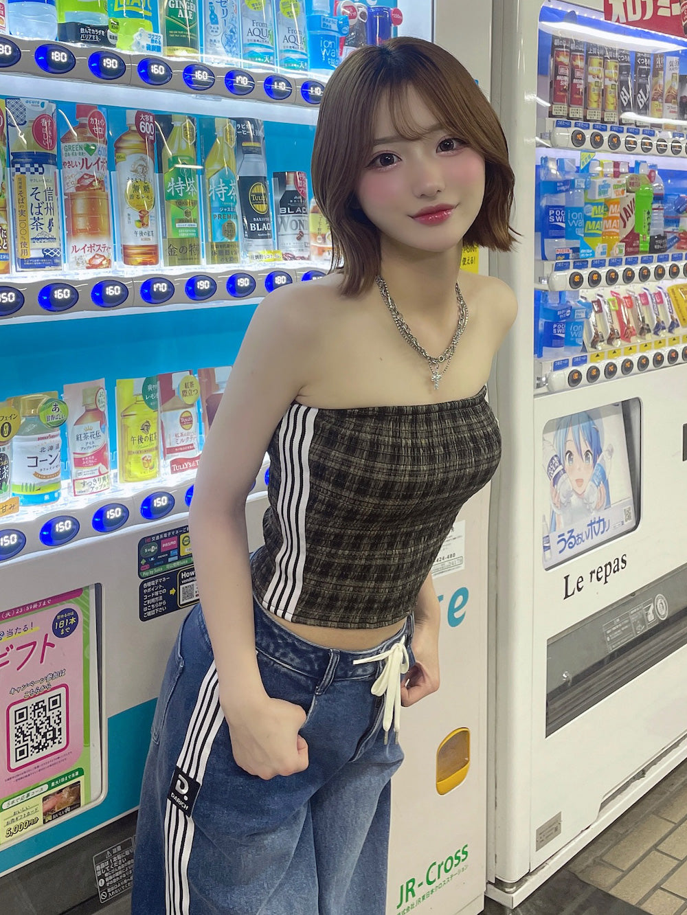 モデル:158cm(着用サイズ:FREE 着用カラー:BLK)