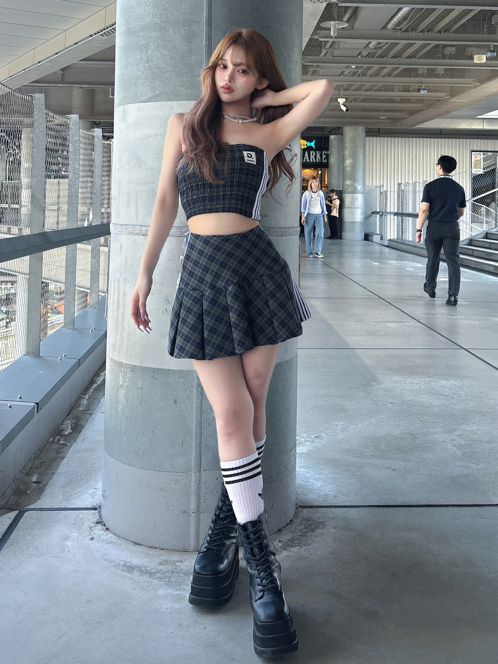 モデル:158cm(着用サイズ:FREE 着用カラー:GRN)