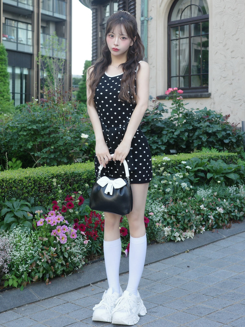 モデル:158cm(着用サイズ:FREE 着用カラー:BLK)