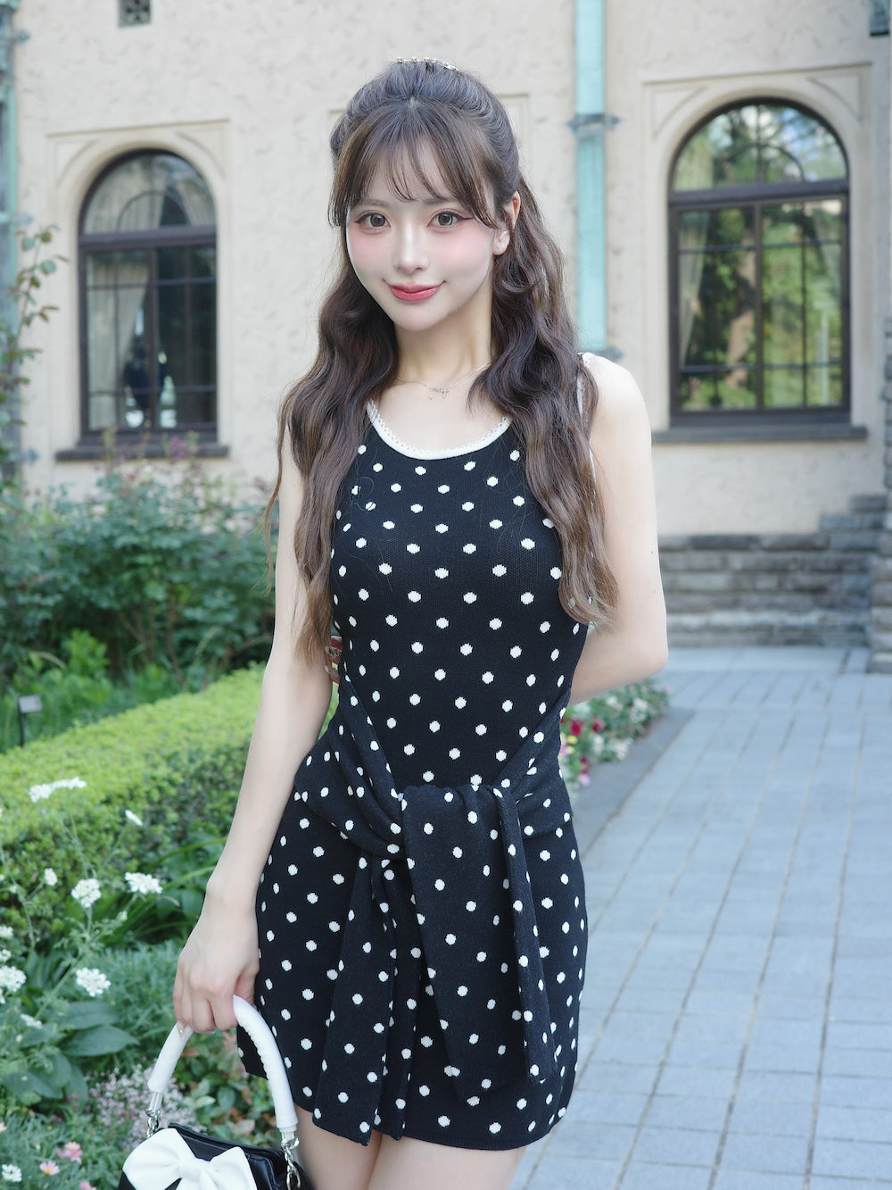 モデル:158cm(着用サイズ:FREE 着用カラー:BLK)